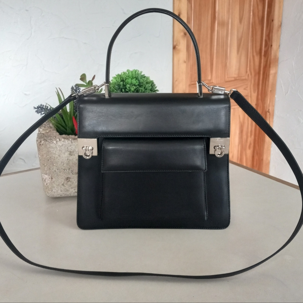 Salvatore Ferragamo, The Nero, Vintage Italian Leather Shoulder Bag - Picture 7 of 16